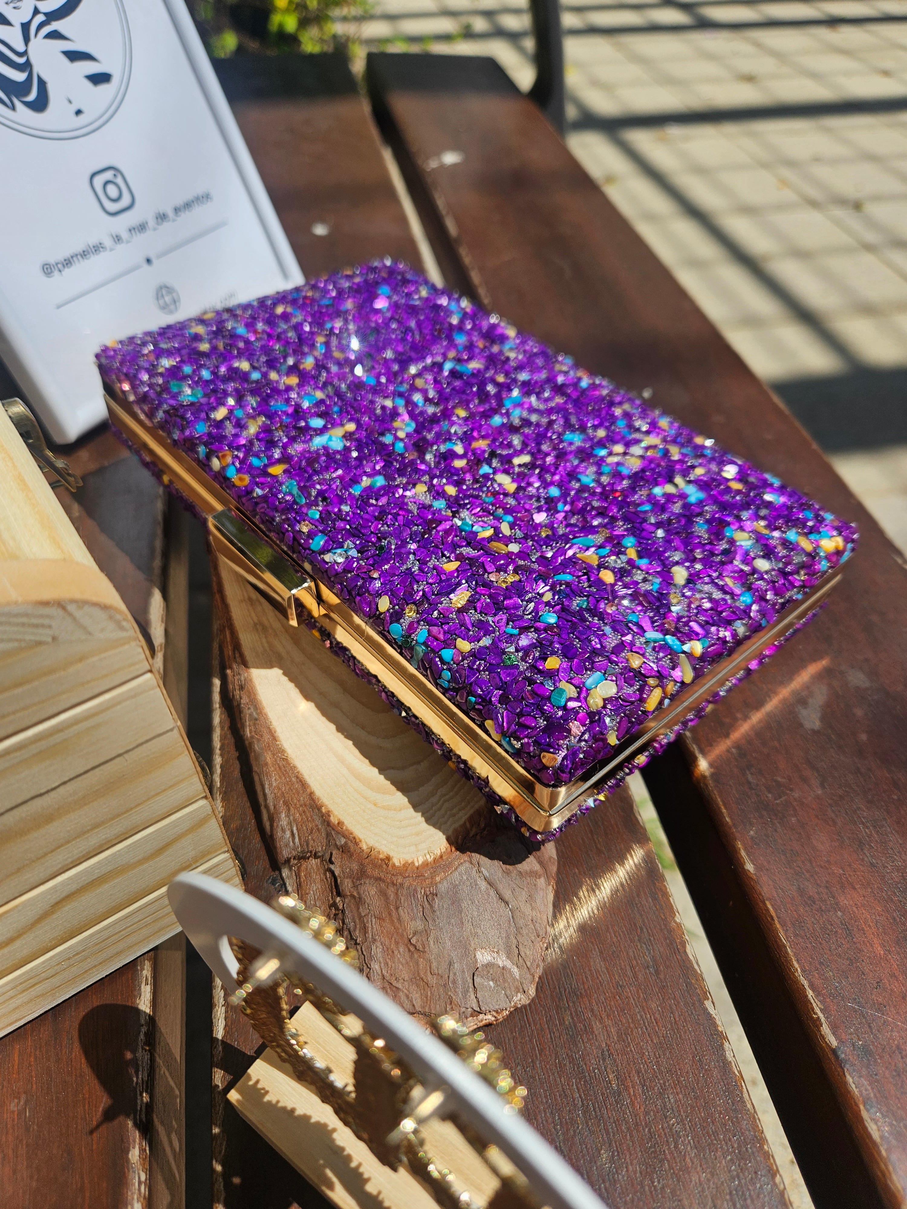 Bolso Bali rectangular con purpurina morada y cierre tipo marco