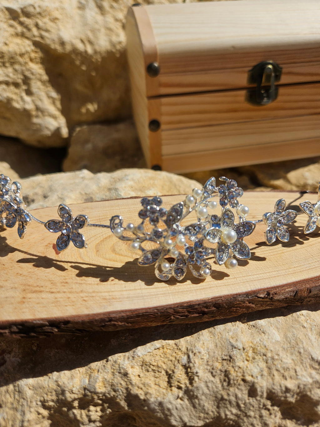 Tiara Novia Julia