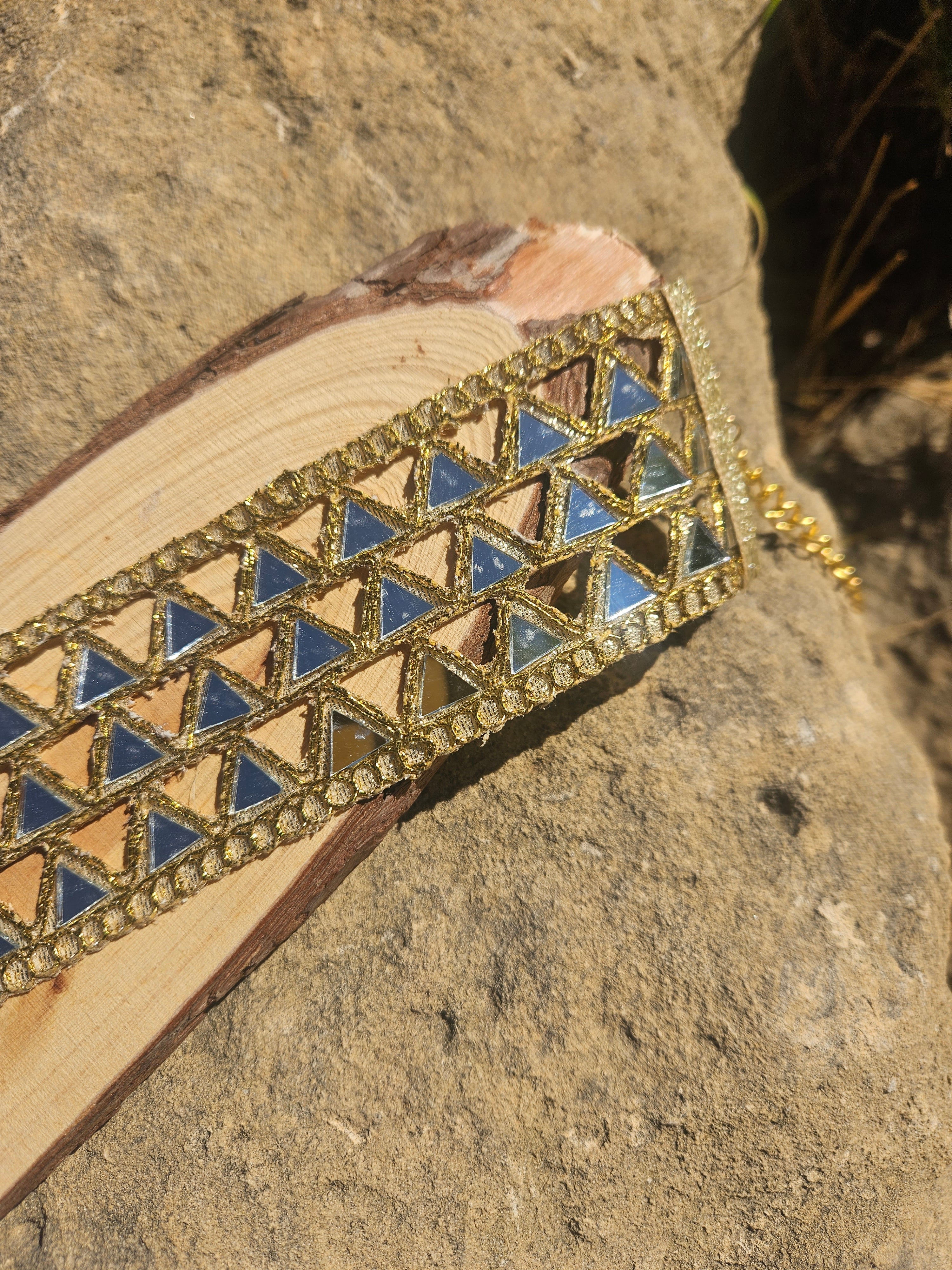 Choker triángulo
