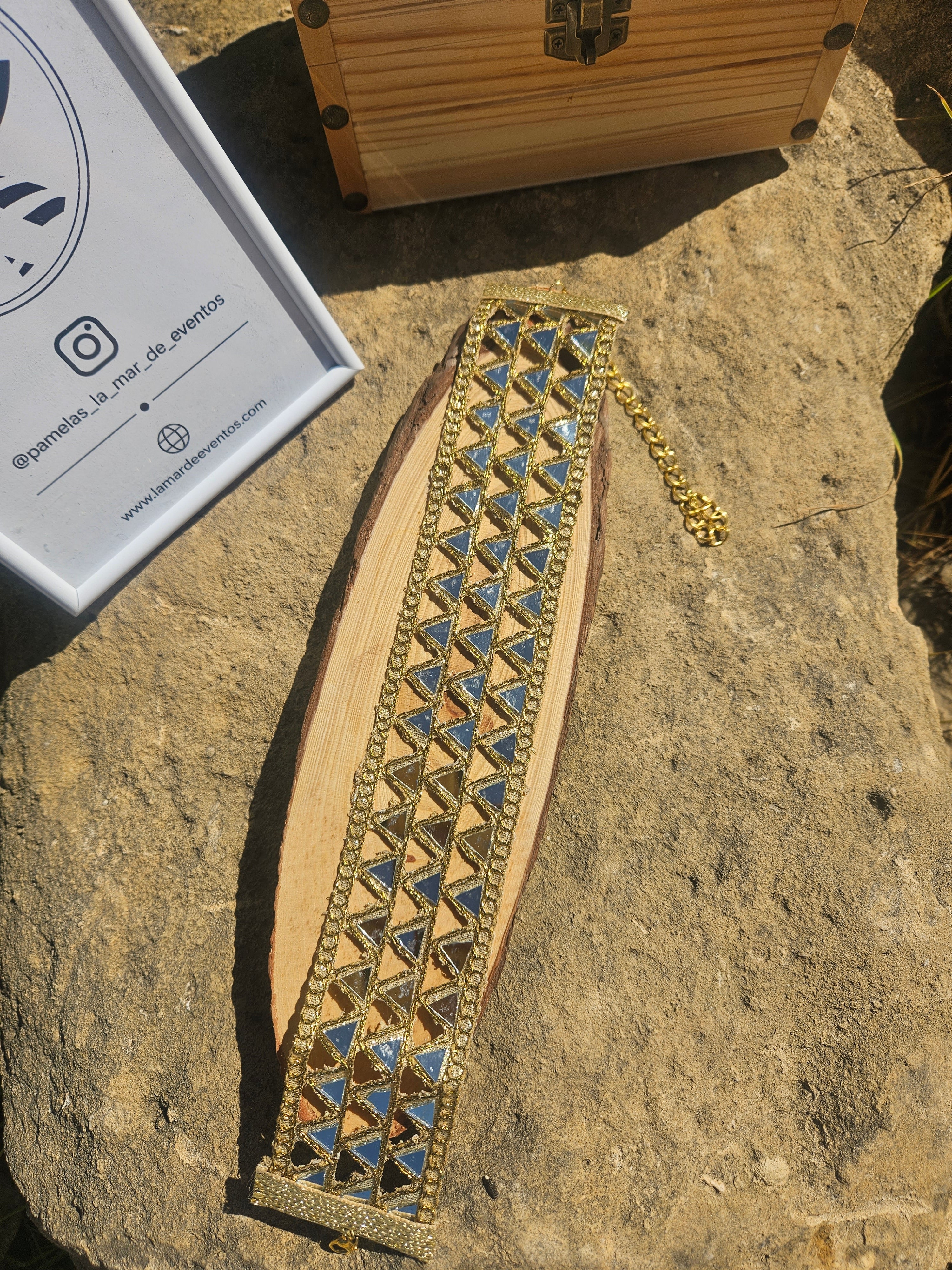 Choker triángulo