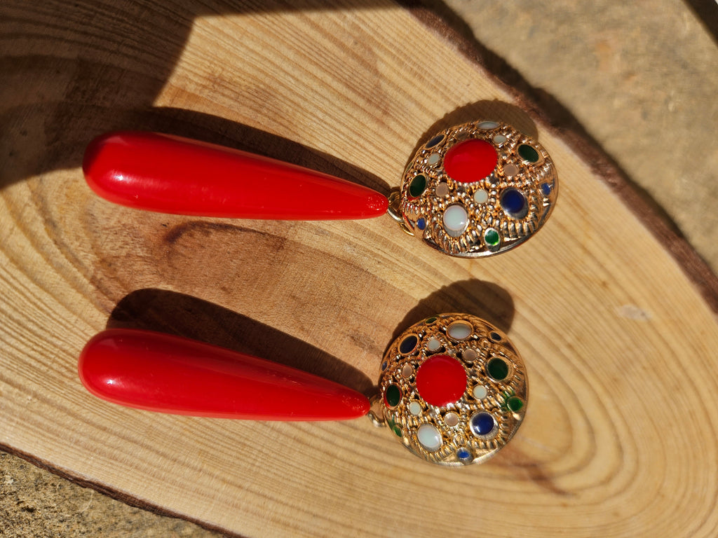Pendientes Sergey con colgantes rojos alargados y cabezal circular multicolor