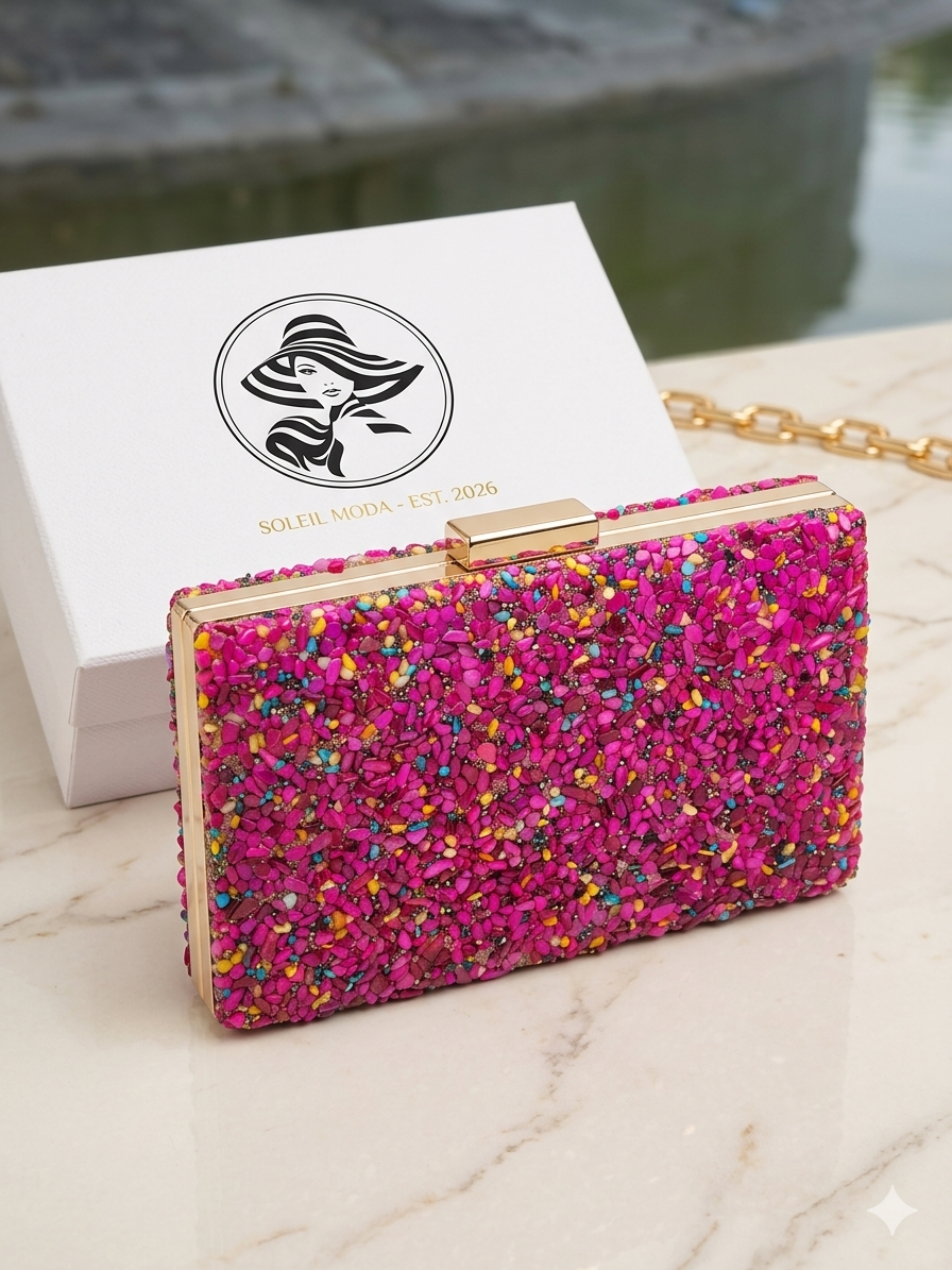 Clutch pedrería fucsia