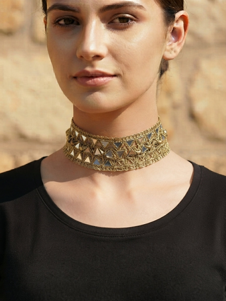 Choker triángulo